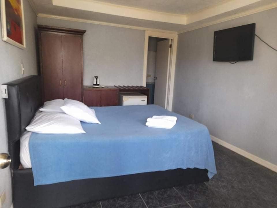 Blue Rock Resort Olongapo Esterno foto