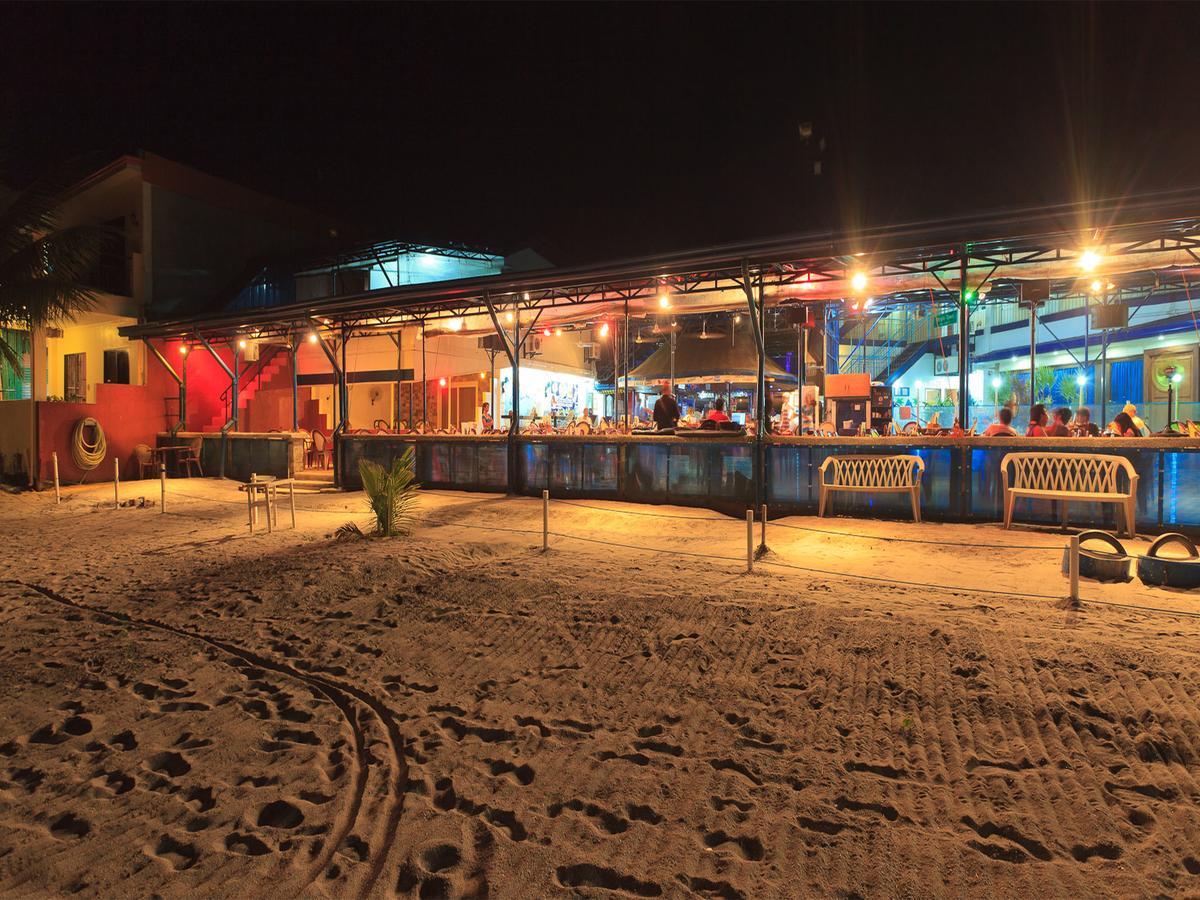 Blue Rock Resort Olongapo Esterno foto