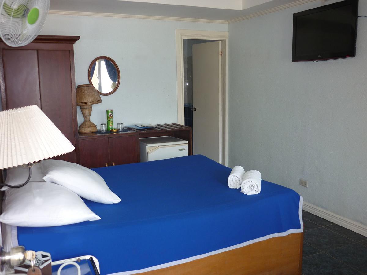 Blue Rock Resort Olongapo Esterno foto