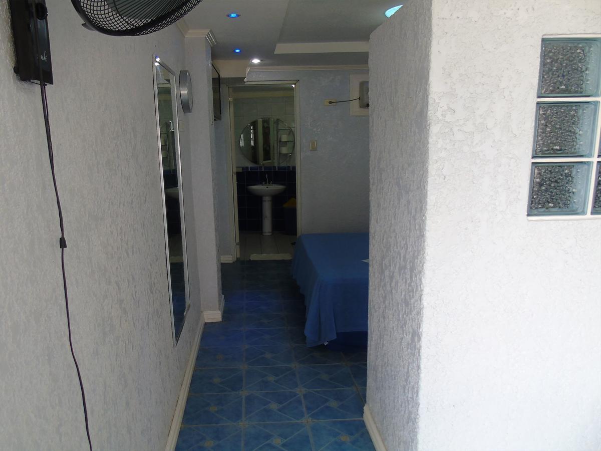 Blue Rock Resort Olongapo Esterno foto