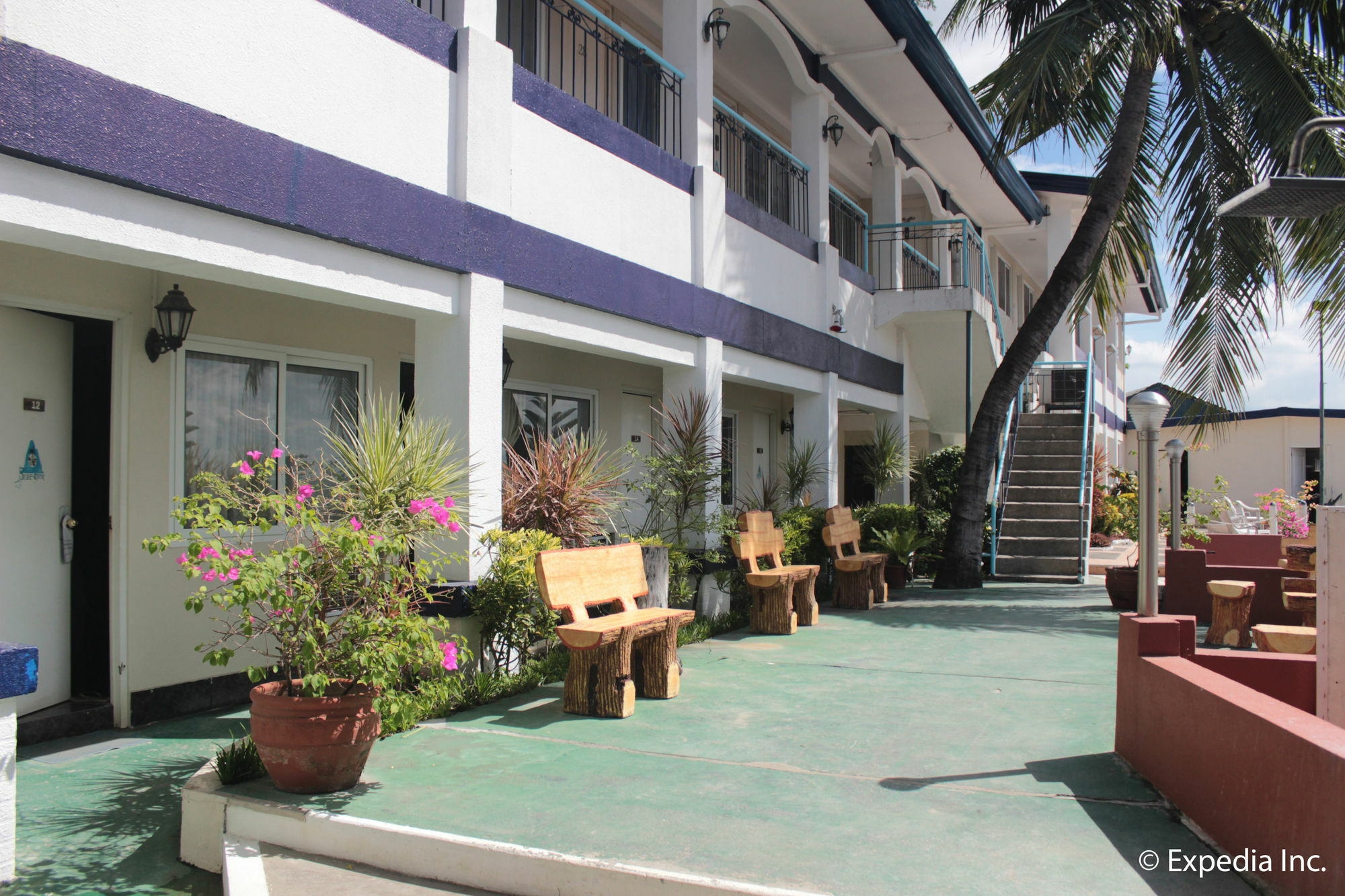 Blue Rock Resort Olongapo Esterno foto